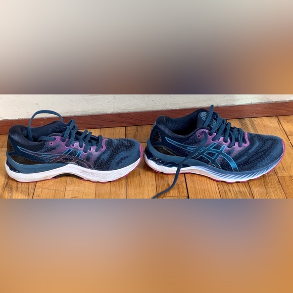 ASICS GEL-NIMBUS 21, size 7 WIDE - Picture 4 of 6